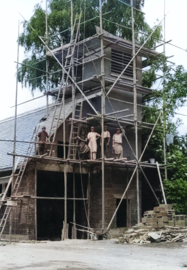 Das Gerätehaus im Bau, Einweihung war 1955